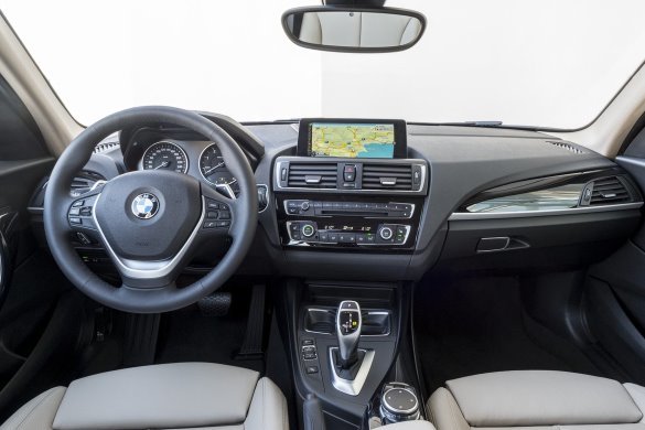 Аренда автомобиля BMW 118i NEW в Санкт-Петербурге